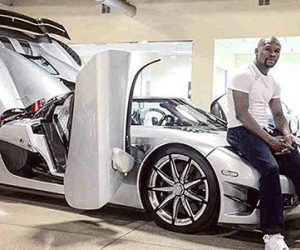 Mayweather làm dáng bên siêu xe giá gần năm triệu đôla