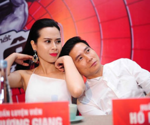 Lưu Hương Giang - Hồ Hoài Anh tình tứ trong họp báo