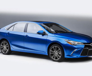 Toyota Camry bản đặc biệt giá 25.700 USD