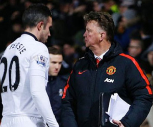 Van Persie rời Man Utd vì bị Van Gaal đối xử bất công