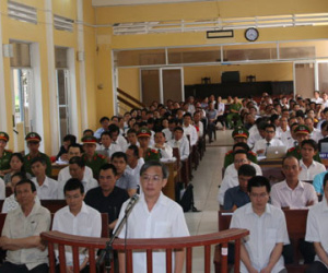 Đại gia thủy sản vỡ nợ 1.700 tỉ, nhóm cán bộ ngân hàng hầu tòa
