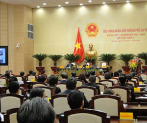 Hàng loạt lãnh đạo quận, huyện Hà Nội xin nghỉ chờ về hưu