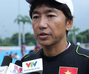 HLV Miura: "Không thể đá trình diễn với Man City"