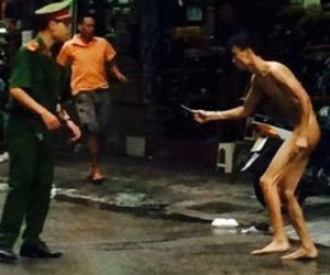 Người khỏa thân cầm kéo chạy khắp phố bị ngộ độc ma túy