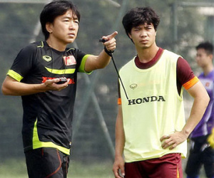 Man City du đấu Việt Nam: Chuyện HLV Miura & Công Phượng