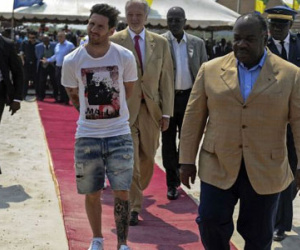 Messi bị chê "bẩn thỉu, bất lịch sự" khi tới Gabon