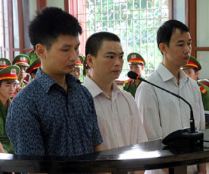 Vụ lật cầu Chu Va 6: Ba bị cáo lĩnh án 23 năm tù, bồi thường 2,5 tỉ