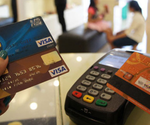 Choáng với lãi suất thẻ tín dụng lên đến 31%/năm