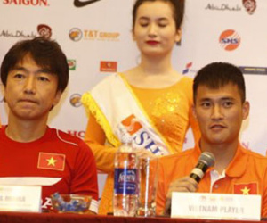 Công Vinh muốn phá lưới Man City