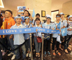 Man City đến Việt Nam: Đợi 7 tiếng, gặp thần tượng trong… 10 phút