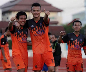 Tiền đạo Việt Nam lập thêm cú đúp, ghi 14 bàn ở Lao League