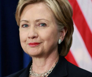 Tỷ phú Trump dọn đường cho bà Hillarry?