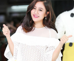 Văn Mai Hương tái xuất xinh đẹp sau gần nửa năm trầm cảm