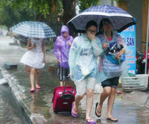 2.500 du khách mắc kẹt ở Cô Tô