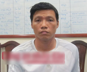 Đang bị truy nã về tội giết người vẫn mang súng và dao đi cướp giật