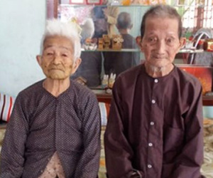 Cụ bà hơn 100 tuổi vẫn khiến chồng "say như điếu đổ"