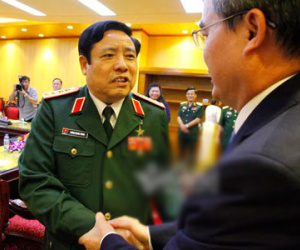 Đại tướng Phùng Quang Thanh bị sụt vài kilo sau khi phẫu thuật tại Pháp