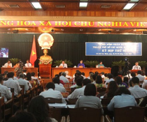 TP HCM tăng phí xe ô tô lên hơn 5 lần, "miễn bàn" phí xe máy