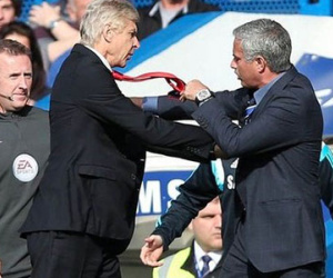 Mourinho nói càn, "giáo sư" Wenger chỉnh đốn tức thì