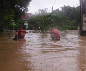 Quảng Ninh ngập sâu 2 m, 17 người tử vong