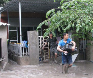 Cảnh báo dịch bệnh bùng phát sau mưa lũ tại Quảng Ninh