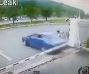 Clip: Trộm ôtô điên cuồng bỏ chạy gặp tai nạn thảm khốc