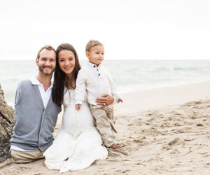 Bộ ảnh Nick Vujicic bên vợ đẹp con ngoan gây sốt