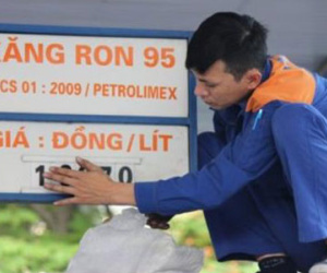 Chiết khấu đại lý xăng dầu "cao ngất ngưởng":Dân nhận thiệt thòi!