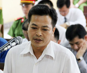 "Em sẽ nuôi hai con ăn học ra sao nếu anh phải vào tù"