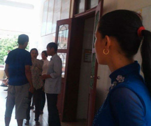 Mâu thuẫn, dượng ra tay đánh 2 cháu nhỏ thương vong