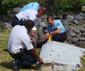 Máy bay MH370 rơi xuống biển như “thây ma”?