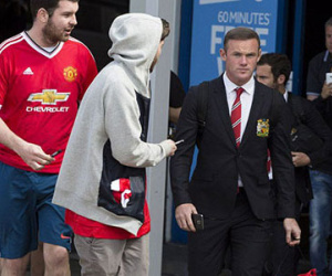 M.U hồi hương, thầy trò Van Gaal như tài tử điện ảnh
