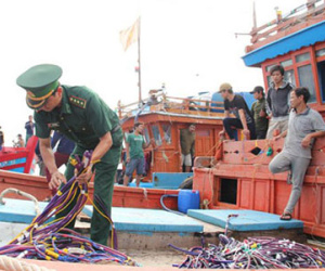 Tàu cá của Việt Nam liên tiếp bị tàu Trung Quốc tấn công