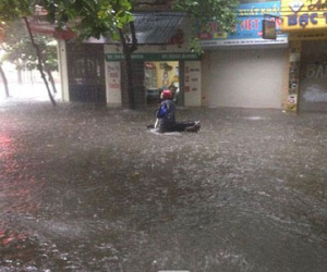 Thành phố Nam Định chìm trong biển nước