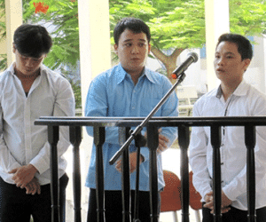 Đánh chết khách chê nước mía đắt