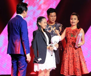 "Hot girl xứ Huế" 14 tuổi gây sốt tại The Voice Kids