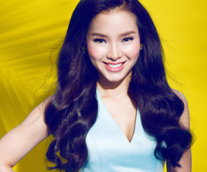 Phương Trinh Jolie khoe đường cong căng tràn sức sống