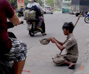 Người ăn xin liên tục tái xuất trên các tuyến đường Sài Gòn