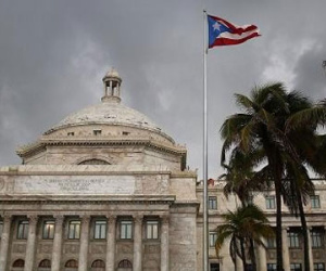Puerto Rico tuyên bố tình trạng vỡ nợ