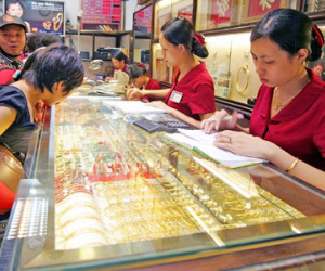 USD không ngừng tăng, vàng rớt thê thảm