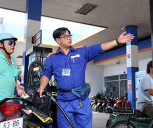 Giá xăng có thể giảm sâu hơn?