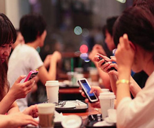Nghiện facebook - Căn bệnh không của riêng ai