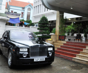 Siêu xe Rolls-Royce ủng hộ đồng bào Quảng Ninh được bán với giá 9 tỷ đồng