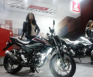 Honda trình làng cùng lúc 2 xe côn tay 150 phân khối mới