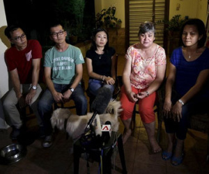 Thân nhân MH370: "Tôi không tin"