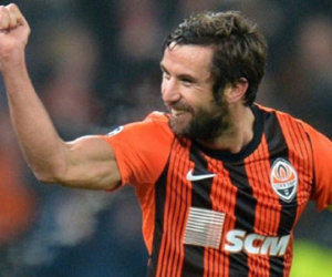 Van Persie và Fenerbahce chia tay Champions League