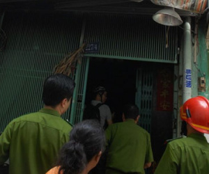 Cháy nhà 3 tầng, cả khu phố hỗn loạn