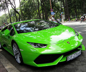 Lamborghini Huracan của thiếu gia Sài Gòn lần đầu xuống phố
