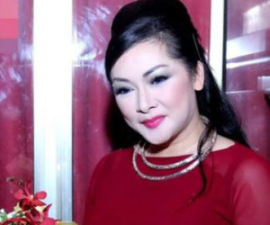 Lùm xùm vụ “soi” nhan sắc Như Quỳnh: Tàn nhẫn?