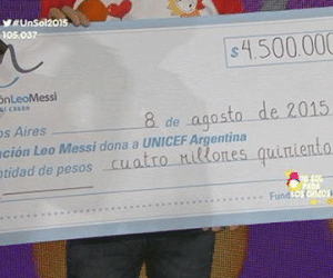 Messi chi nửa triệu đô la làm từ thiện tại quê nhà